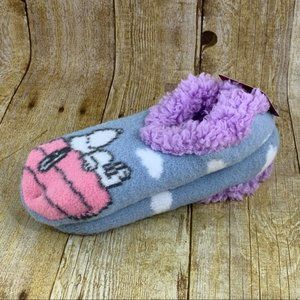 Peanuts Snoopy Fuzzy Slipper Socks 4-10 Doghouse Clouds Lilac Blue Pink